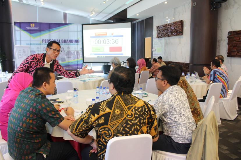 Tingkatkan Etos Kerja, BPIW Gelar Pelatihan Personal Branding 