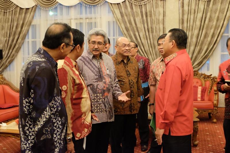 Kementerian PUPR Bangun Konektivitas Kawasan Perbatasan Hingga Trase Outer Ring Road di Kalimantan Barat 