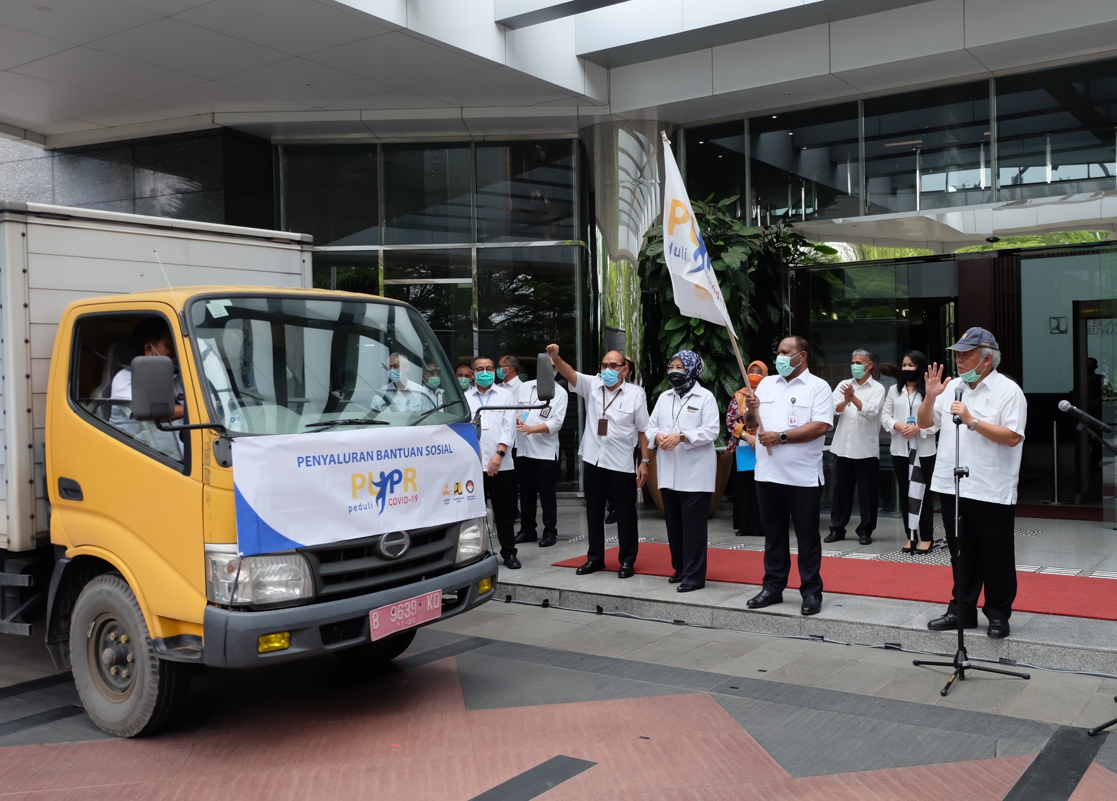 Kementerian PUPR Bantu Masyarakat yang Terkena Dampak Covid-19